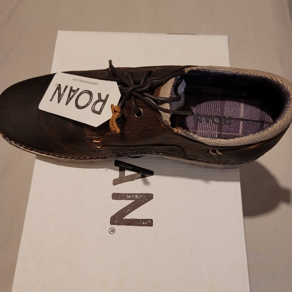 Shoes - Picture 1 of 3